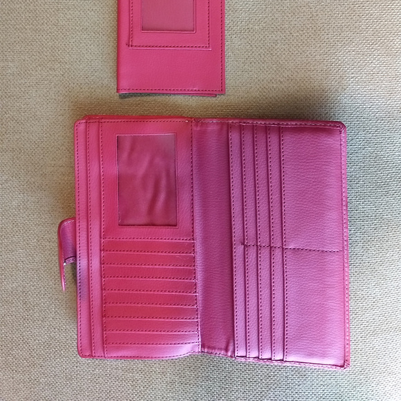 Wallet and checkbook. New never used. - Picture 6 of 8